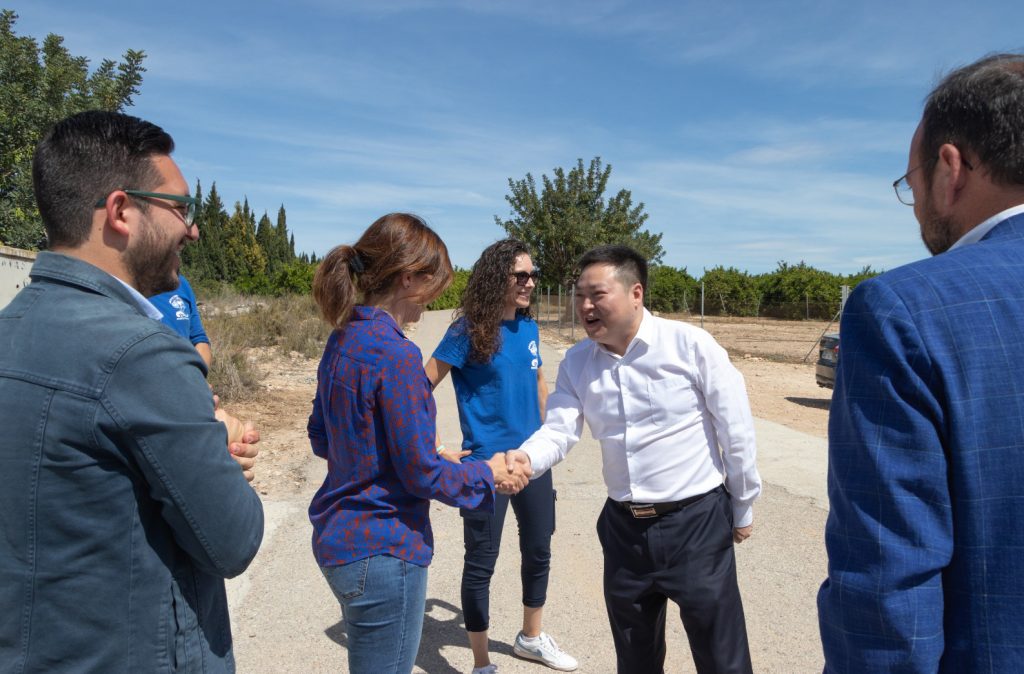 delegación china visita Valencia para conocer la industria pirotécnica de España