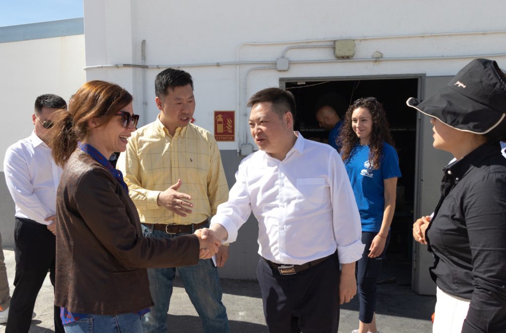 delegación china visita Valencia para conocer la industria pirotécnica de España