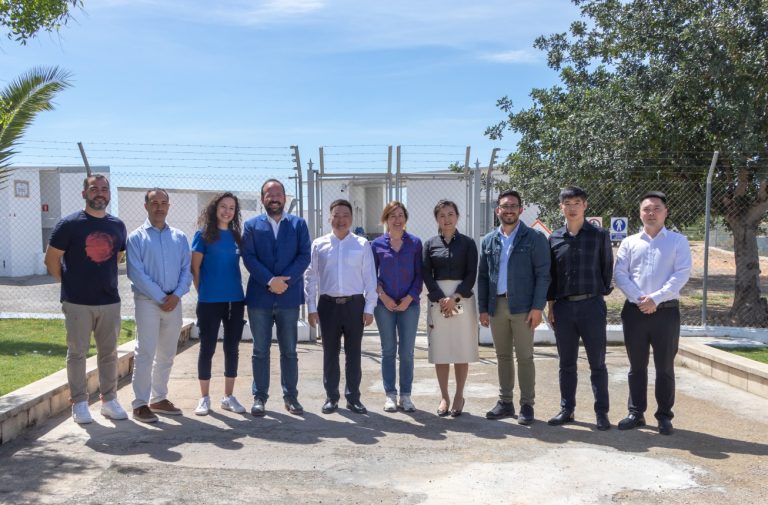 delegación china visita Valencia para conocer la industria pirotécnica de España